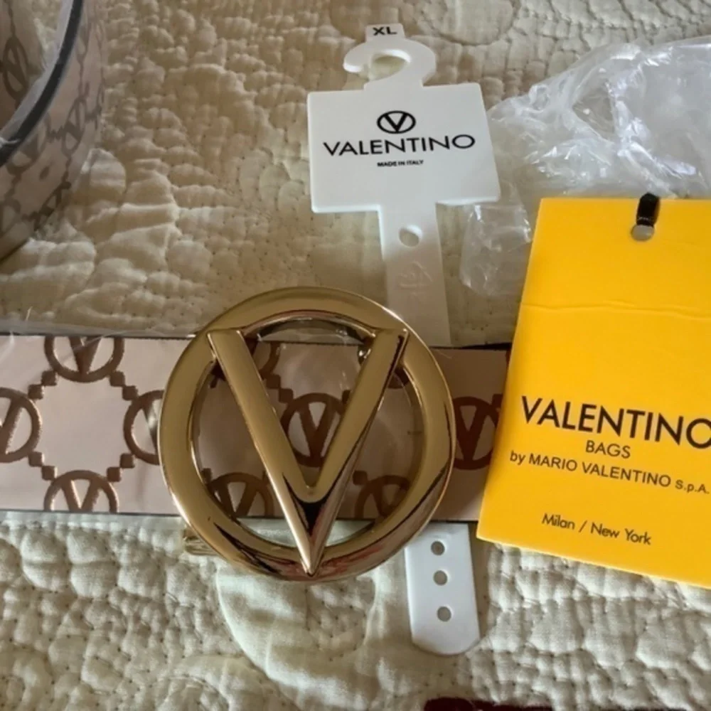 SOLD VALENTINO AUTHENTIC NEW WTAG MARIO VALENTINO GIUSY MONOGRAM LEATHER NUDE - Picture 8 of 10